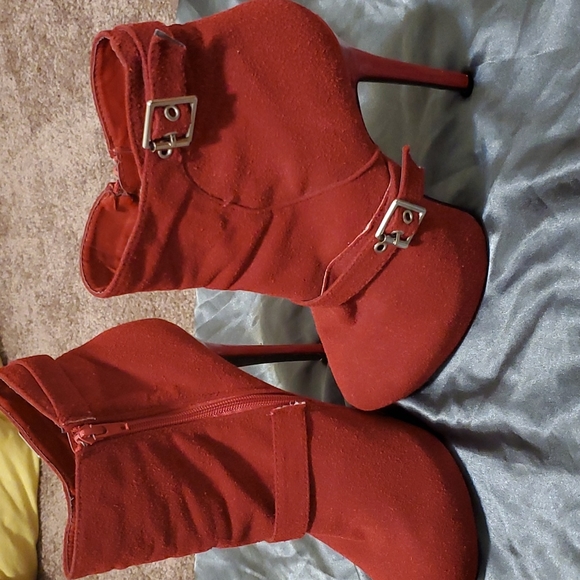 Promise Size 10 Red booties - Picture 3 of 3